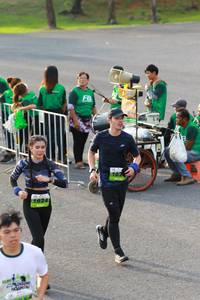 BIB: 1624
                            <button type="button" onclick="openModal(3552489)" class="btn btn-primary btn-sm float-right btn-popup" data-toggle="modal" data-target=".modal-high-quality">
                        <i class="fas fa-shopping-cart"></i> Add to Cart
                    </button>
                                            <button type="button" onclick="isThisMe(3552489, true)" class="btn btn-success btn-sm float-right btn-popup btn-isme hidden" data-toggle="tooltip" data-placement="bottom" title="นี่คือรูปของคุณใช่ไหม คลิกที่นี่เพื่อเอาเข้าอัลบั้ม">
                        <i class="fas fa-plus"></i> Add to album
                    </button>
                    <button type="button" onclick="isThisMe(3552489, false)" class="btn btn-warning btn-sm float-right btn-popup btn-isnotme hidden">
                        <i class="fas fa-ban"></i> Remove from album
                    </button>